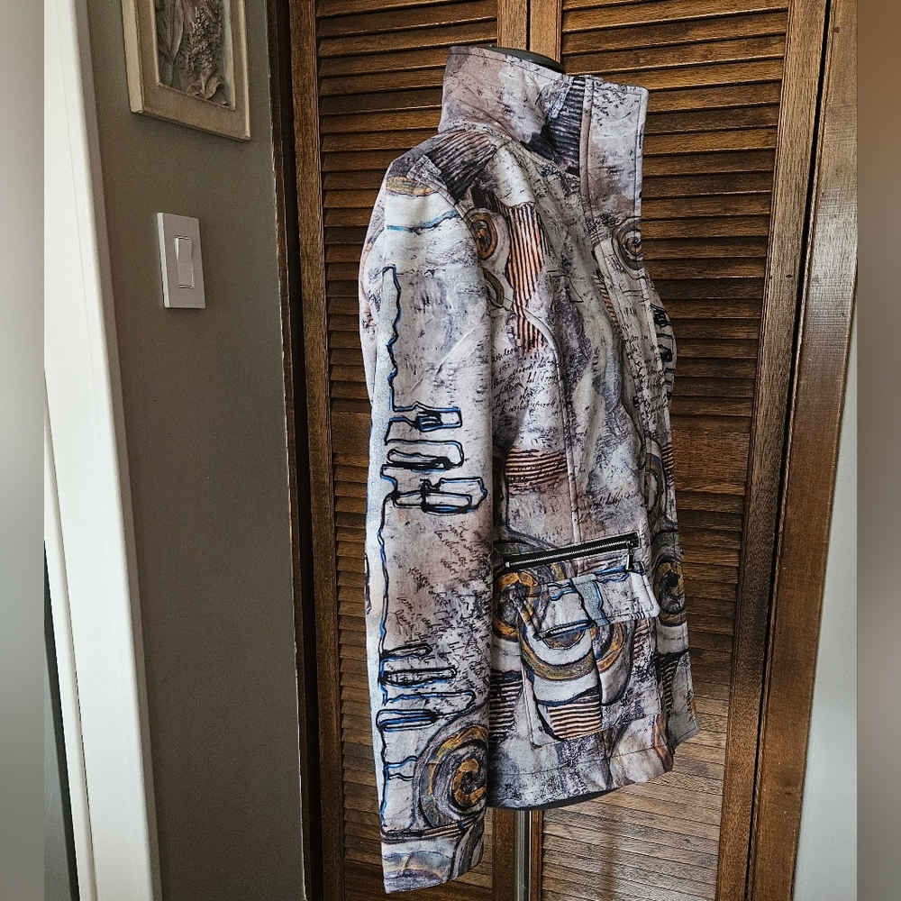 Dolcezza Artistic Patterned Jacket. - Picture 2 of 10
